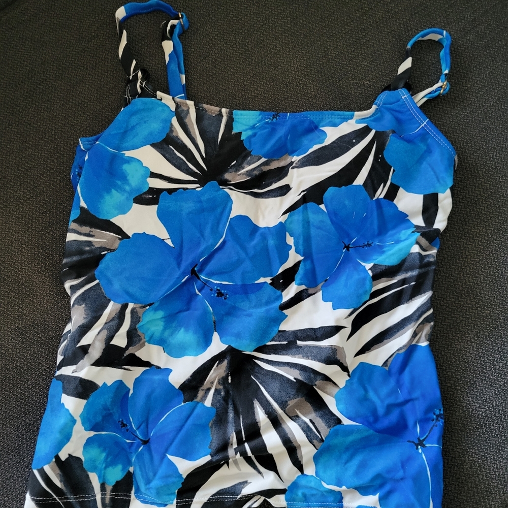 Island Escape Blue Tankini size 6